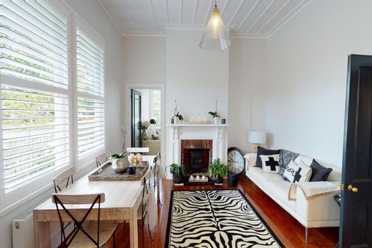 Photo of property in 24 Brassey Road, Saint Johns Hill, Whanganui, 4500