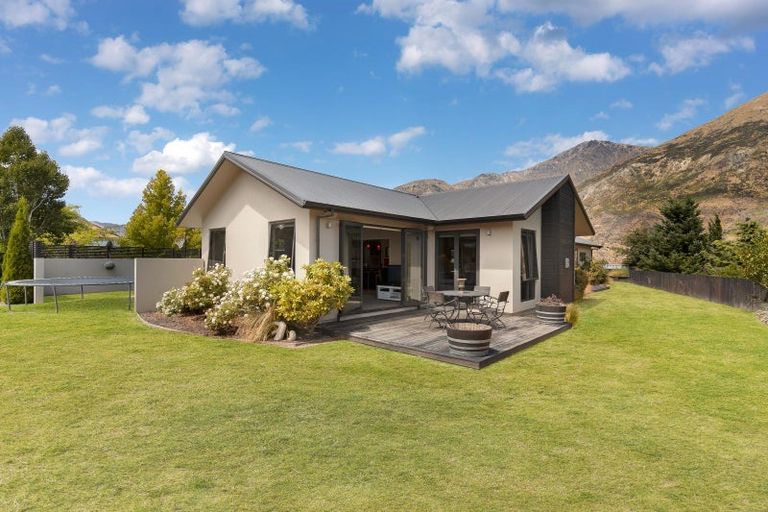 Photo of property in 38 Rere Road, Lake Hayes, Queenstown, 9304