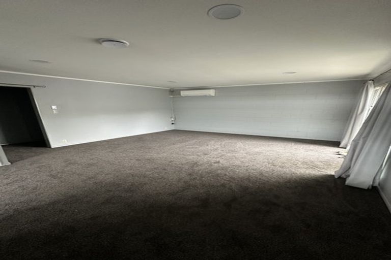 Photo of property in 4/13 Seabrook Avenue, New Lynn, Auckland, 0600