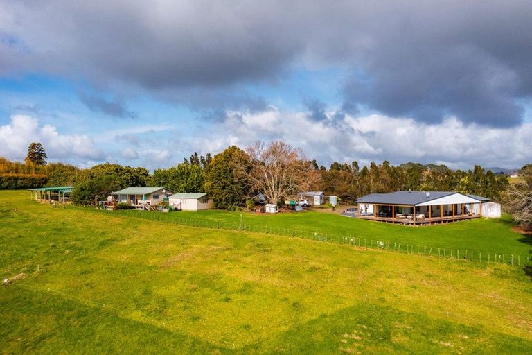 Photo of property in 298 Red Hills Road, Taupaki, Henderson, 0782