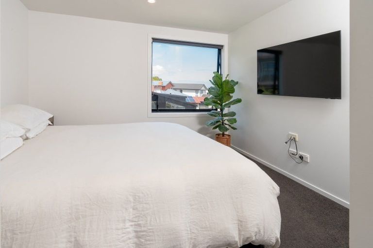 Photo of property in 2/50 Mandalay Terrace, Khandallah, Wellington, 6035