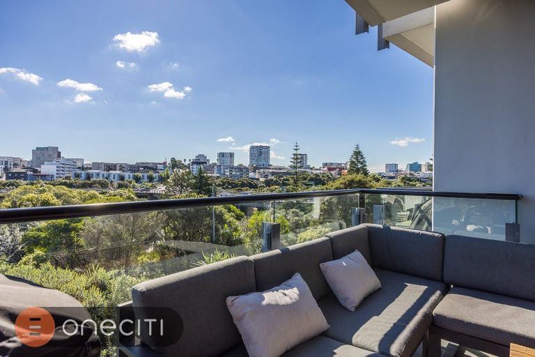Photo of property in 4a/6 Piwakawaka Street, Eden Terrace, Auckland, 1010