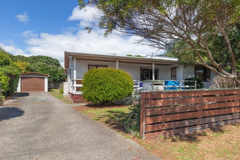 Photo of property in 39 Koromiko Street, Otaki Beach, Otaki, 5512