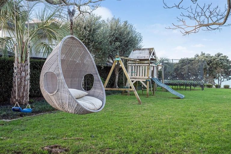 Photo of property in 136 Clovelly Road, Bucklands Beach, Auckland, 2012