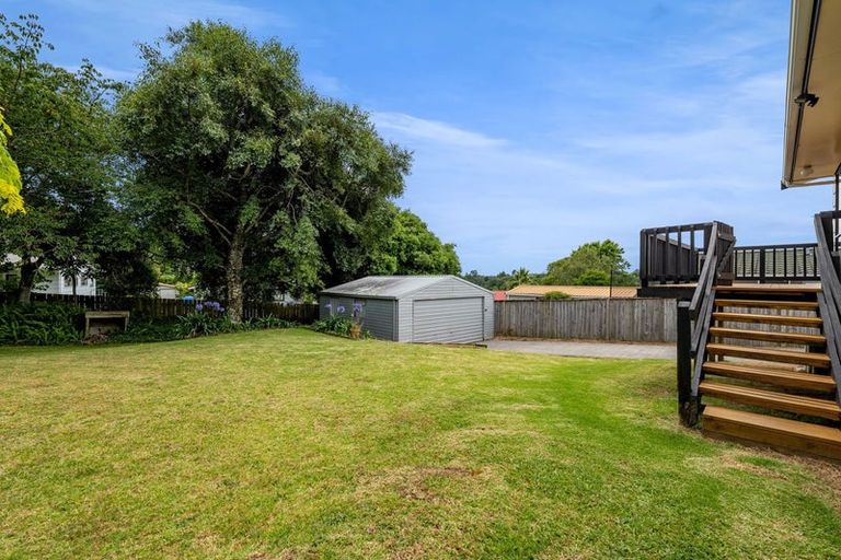 Photo of property in 33 Riversdale Drive, Merrilands, New Plymouth, 4312