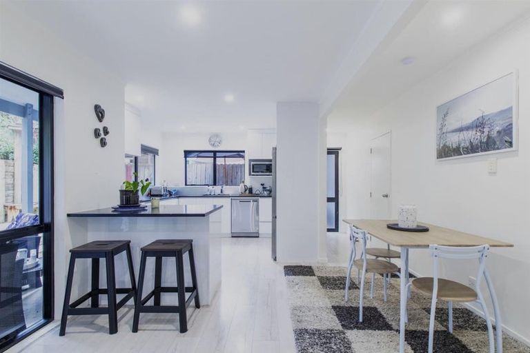 Photo of property in 1/110 Nigel Road, Browns Bay, Auckland, 0630