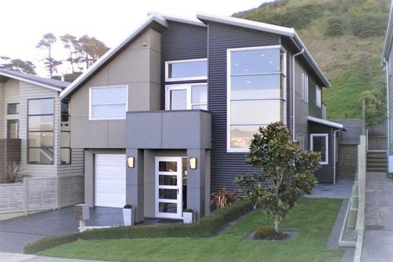 Photo of property in 27 Waverton Terrace, Churton Park, Wellington, 6037