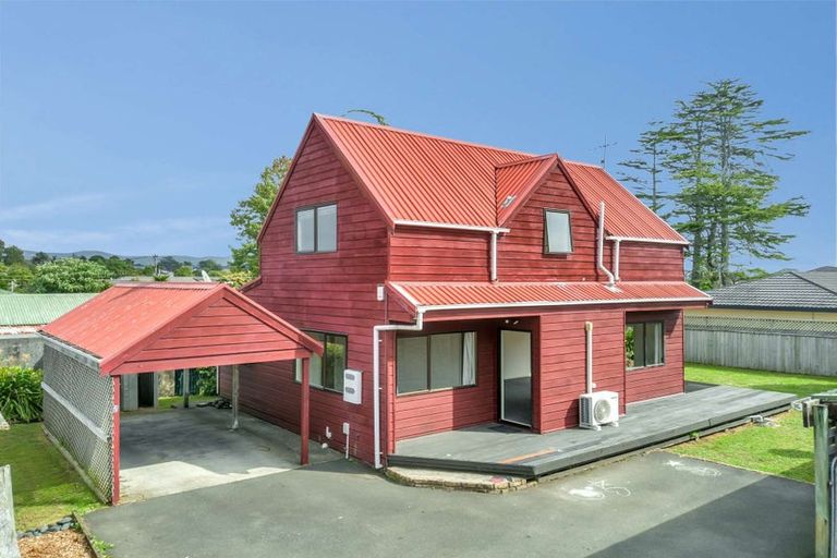 Photo of property in 3/54 Swanson Road, Henderson, Auckland, 0610