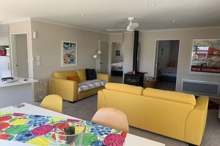Photo of property in 38 William Street, Waikanae Beach, Waikanae, 5036