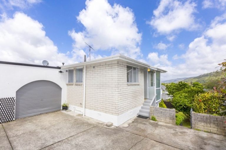 Photo of property in 35b Roband Crescent, Brown Owl, Upper Hutt, 5018