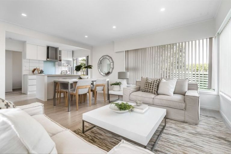 Photo of property in 1/344 Lake Road, Hauraki, Auckland, 0622