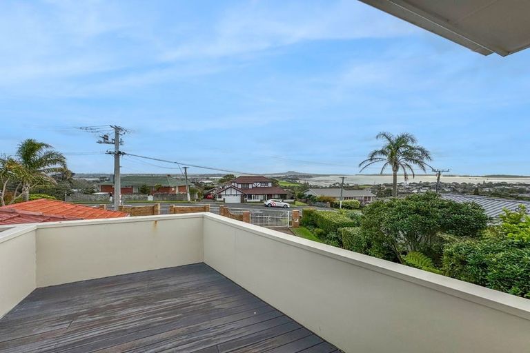 Photo of property in 107 Bleakhouse Road, Mellons Bay, Auckland, 2014