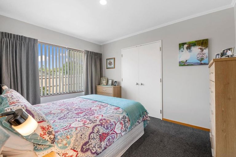 Photo of property in 8 Hoyte Place, Pukehangi, Rotorua, 3015