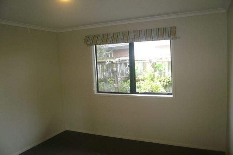 Photo of property in 20 Chesterton Terrace, Henderson, Auckland, 0612