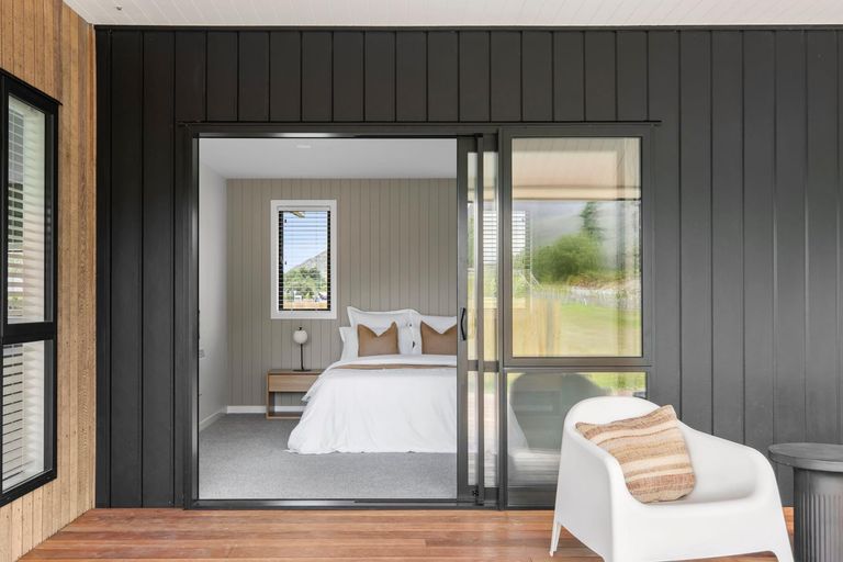 Photo of property in 15 Rubus Street, Wanaka, 9382