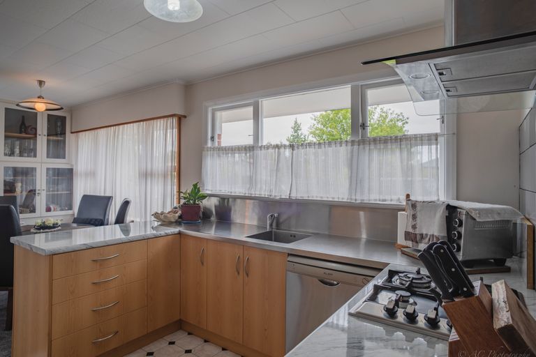 Photo of property in 28 Saint George Street, Watlington, Timaru, 7910