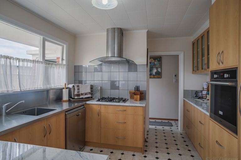 Photo of property in 28 Saint George Street, Watlington, Timaru, 7910