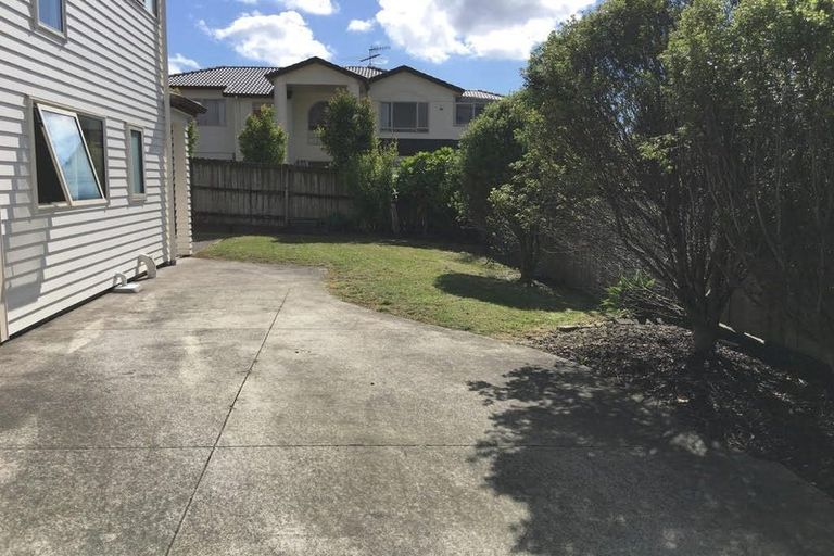 Photo of property in 76 Hugh Green Drive, Pinehill, Auckland, 0632