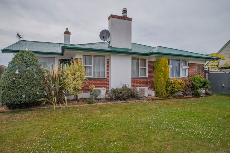 Photo of property in 28 Saint George Street, Watlington, Timaru, 7910
