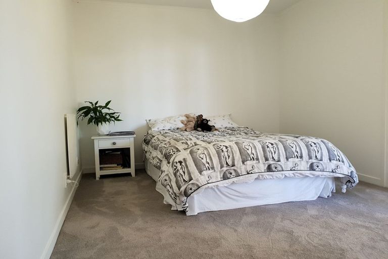 Photo of property in 62 Caton Road, Waitakere, Henderson, 0782