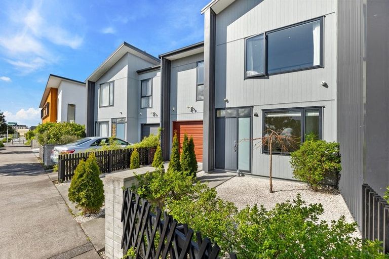 Photo of property in 33 Wallace Road, Hobsonville, Auckland, 0616