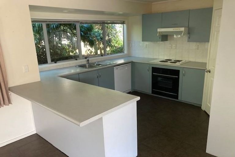 Photo of property in 2/9 Channing Crescent, Botany Downs, Auckland, 2010
