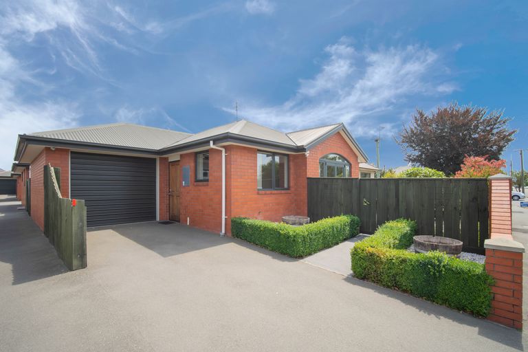 Photo of property in 101 Avonhead Road, Avonhead, Christchurch, 8042