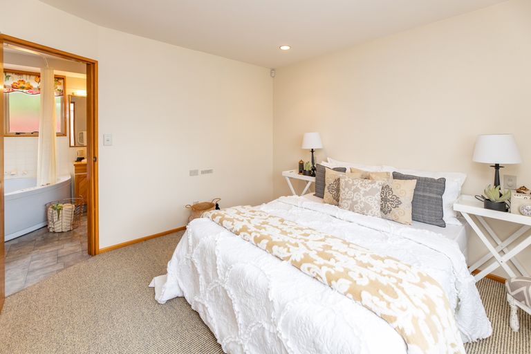 Photo of property in 2/48 Colwyn Street, Bryndwr, Christchurch, 8053