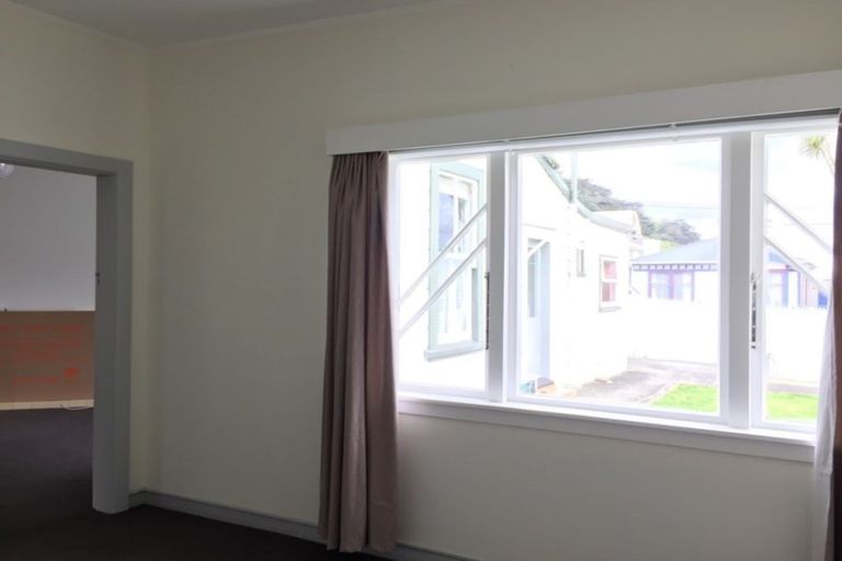 Photo of property in 18-20 Poplar Grove, Thorndon, Wellington, 6011