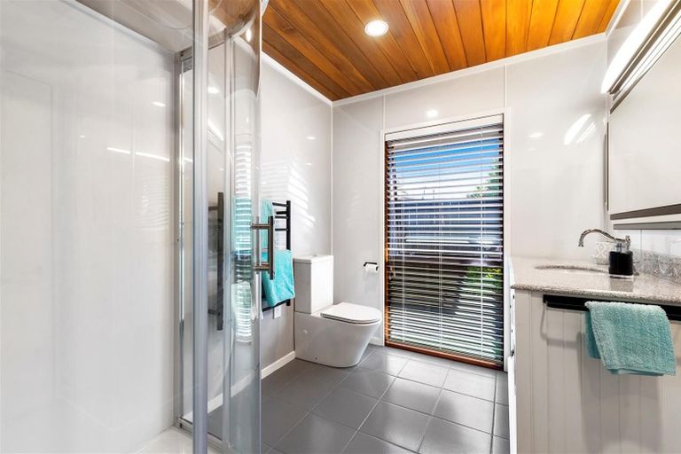 Photo of property in 39a Grand Vue Road, Kawaha Point, Rotorua, 3010