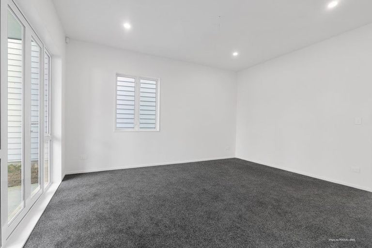 Photo of property in 27 Stitchbird Crescent, Papakura, 2110