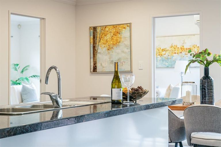 Photo of property in 29 Sapperton Drive, Henderson, Auckland, 0612