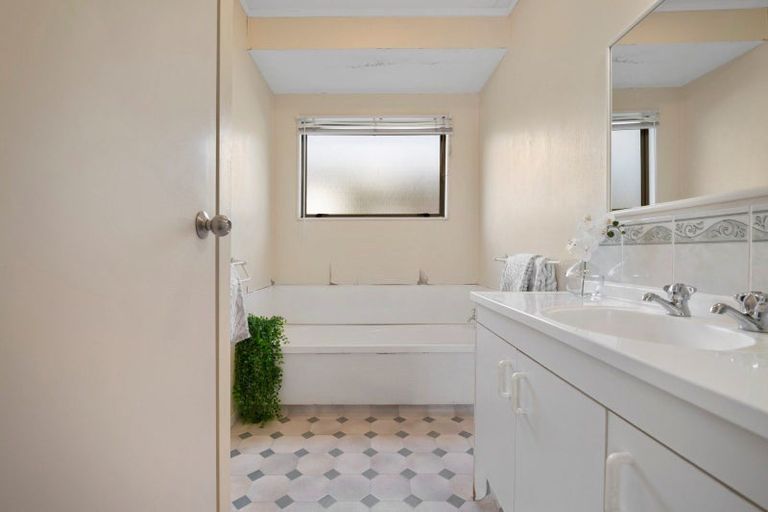 Photo of property in 76 Bell Street, Judea, Tauranga, 3110