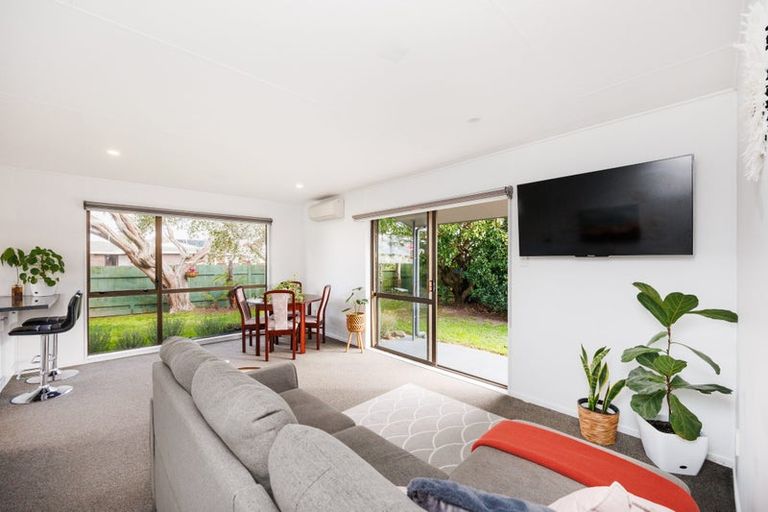 Photo of property in 19a Colonial Place, Kelvin Grove, Palmerston North, 4414