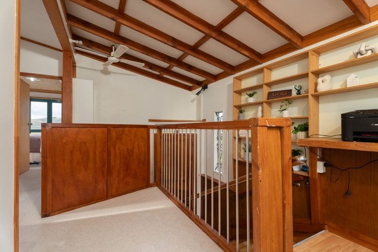 Photo of property in 15 Te Kiteroa Grove, Churton Park, Wellington, 6037