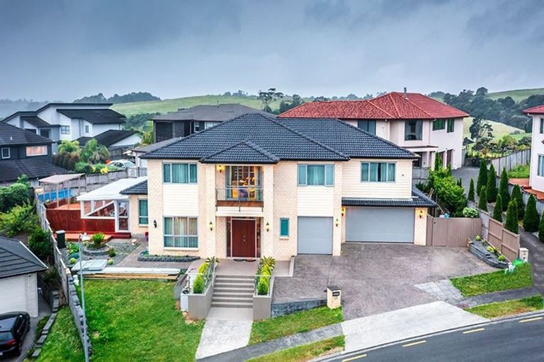 Photo of property in 12 Fairhill Place, Flat Bush, Auckland, 2016