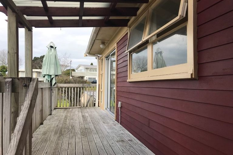 Photo of property in 3 Hamilton Place, Glenfield, Auckland, 0629