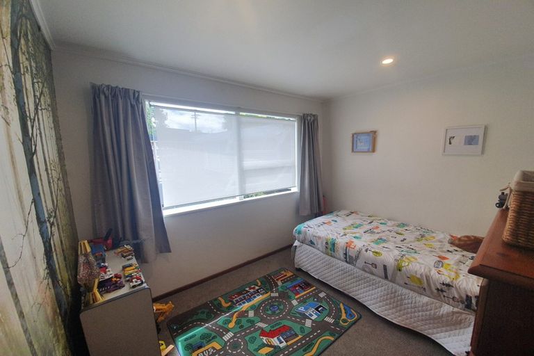 Photo of property in 190 Golf Road, Titirangi, Auckland, 0604