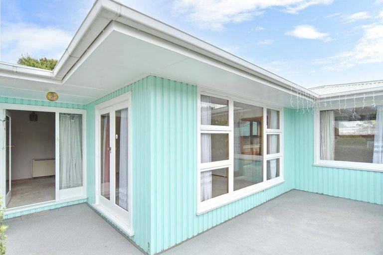 Photo of property in 77 Cutts Road, Russley, Christchurch, 8042