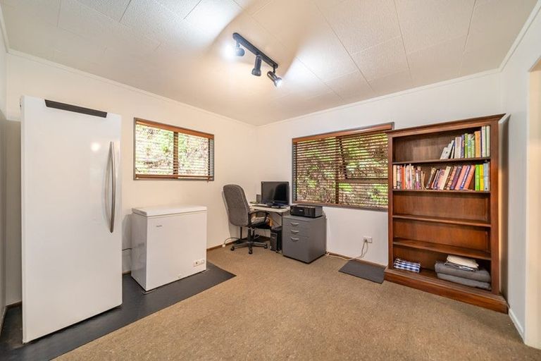 Photo of property in 32 Elmslie Road, Pinehaven, Upper Hutt, 5019