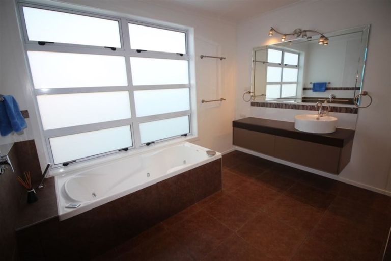 Photo of property in 25 Admiralty Place, Waikawa, Picton, 7220