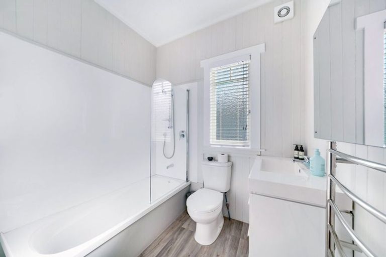 Photo of property in 17 Tennessee Avenue, Mangere East, Auckland, 2024