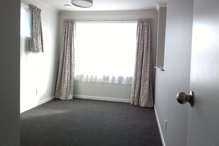 Photo of property in 52 Sheridan Terrace, Johnsonville, Wellington, 6037