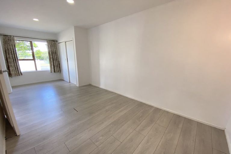 Photo of property in 36 Murvale Drive, Bucklands Beach, Auckland, 2014