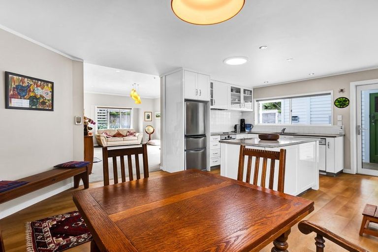 Photo of property in 4 Price Street, Westown, New Plymouth, 4310