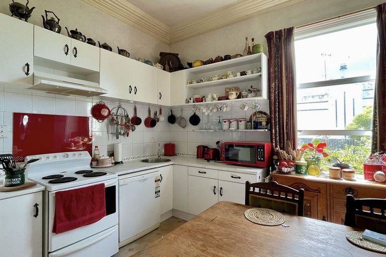 Photo of property in 30 Rhodes Street, Waimate, 7924