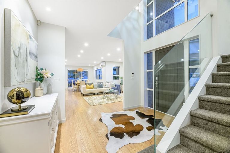 Photo of property in 34a Exmouth Road, Northcote, Auckland, 0627