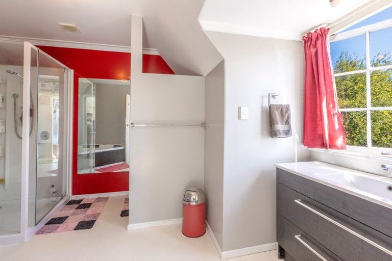 Photo of property in 11 Cook Street, Waipukurau, 4200