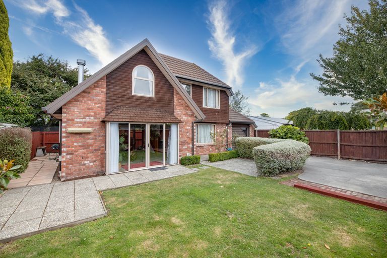 Photo of property in 2/48 Colwyn Street, Bryndwr, Christchurch, 8053