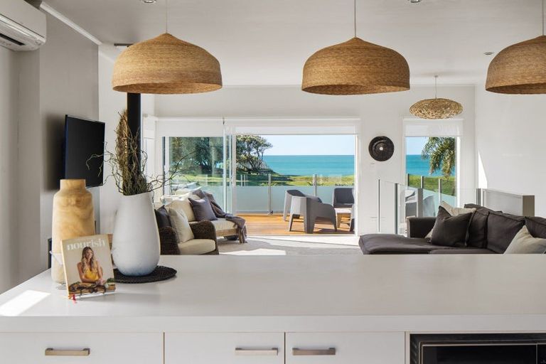 Photo of property in 23 Moana Road, Okitu, Gisborne, 4010